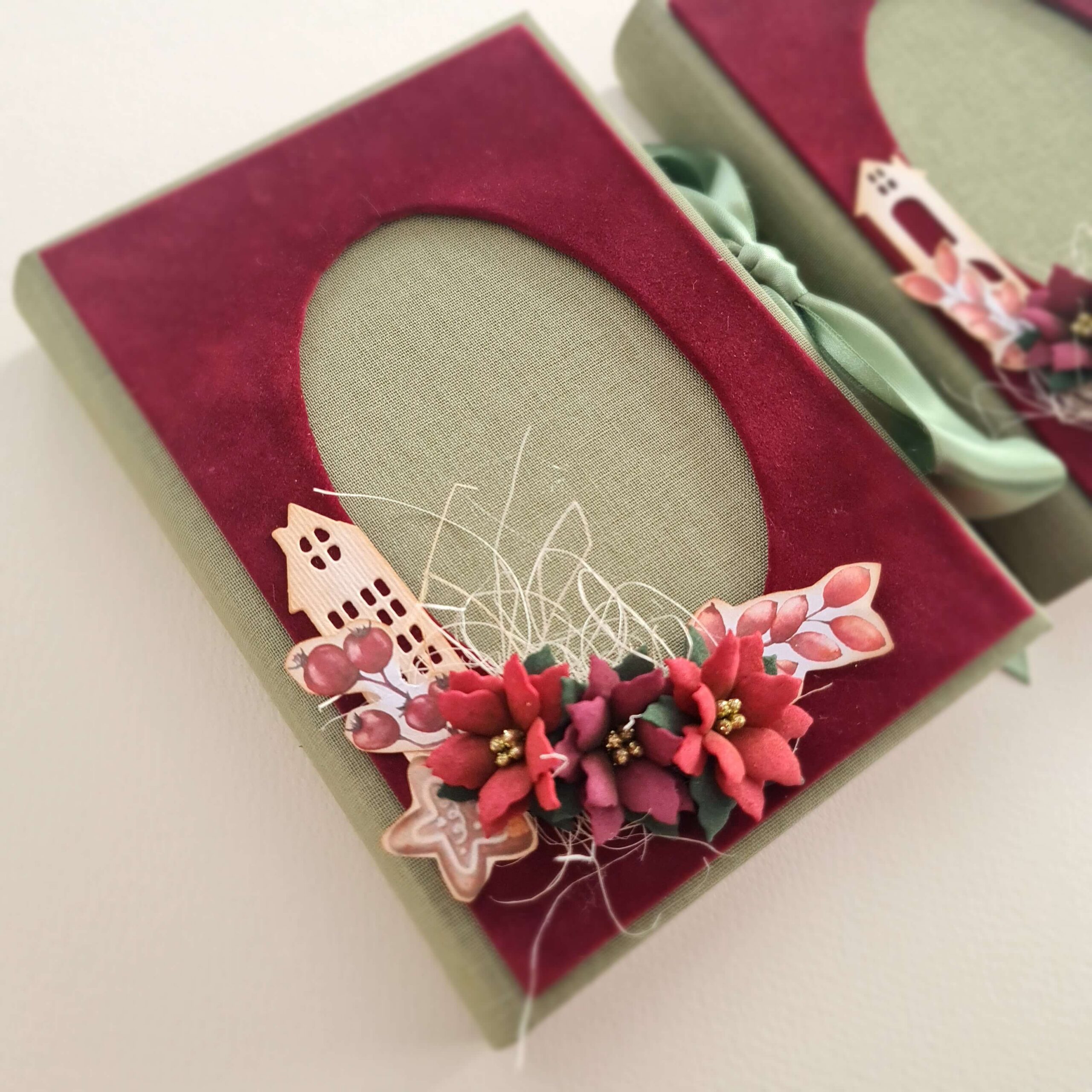 20251014_123223 Коледно мини албумче-рамка "Коледен уют" - Image 1